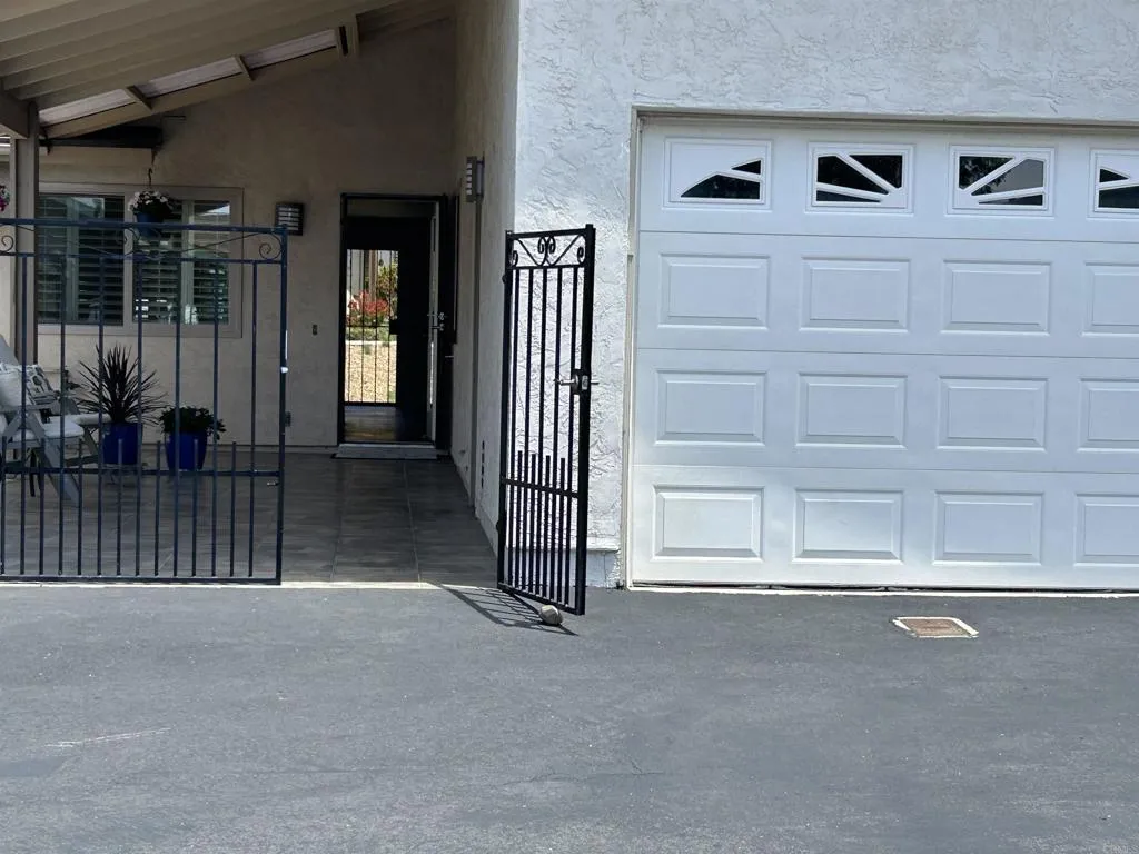 1052 Plover Way