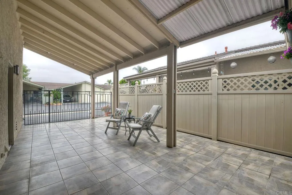 1052 Plover Way
