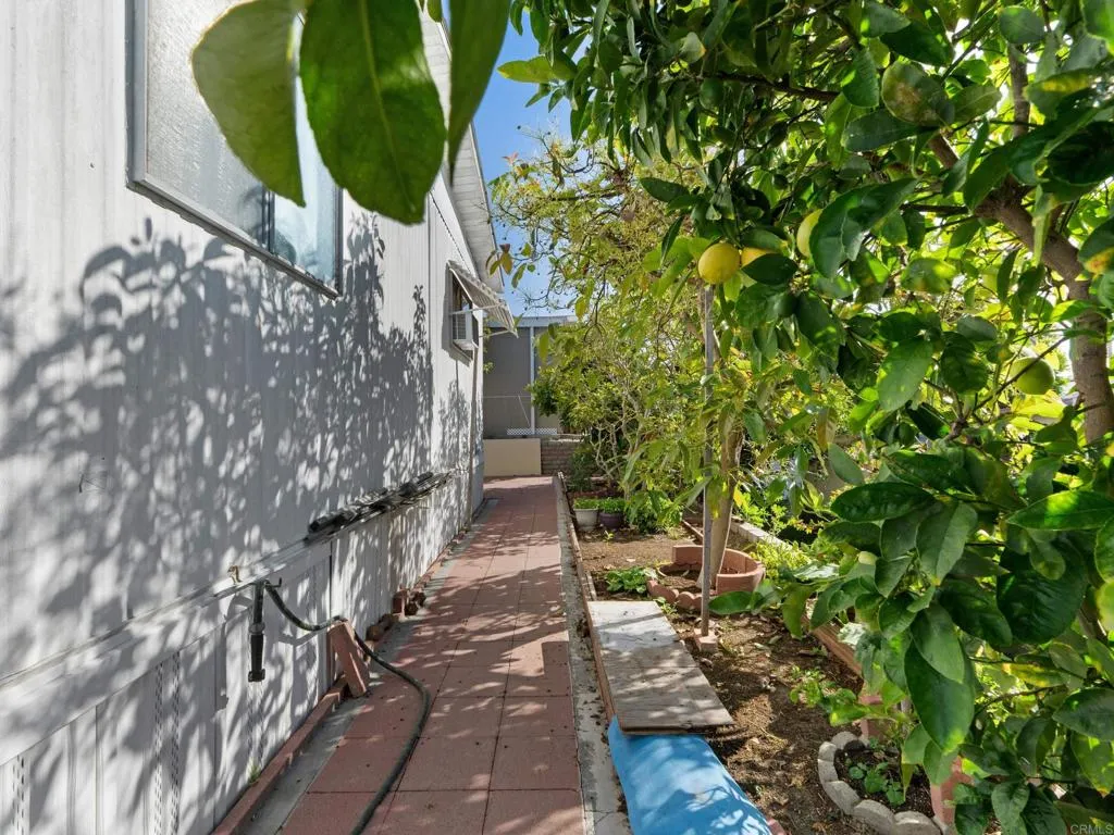 155 S Las Flores Unit 16