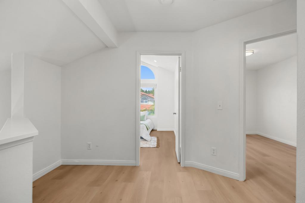 1813 Avenida Segovia