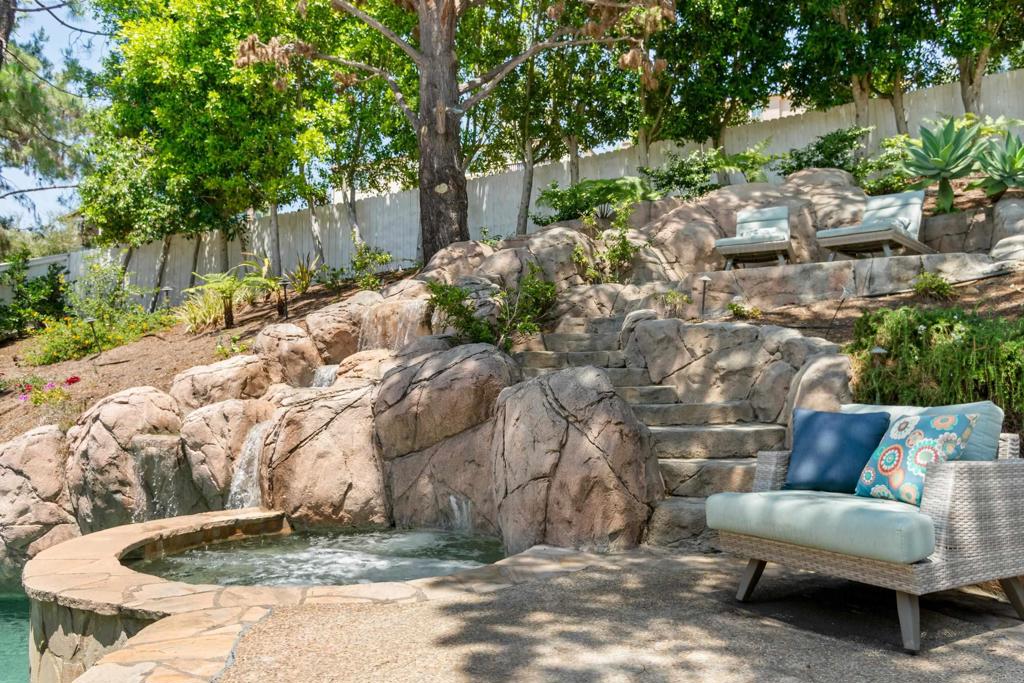 3533 Calle Gavanzo