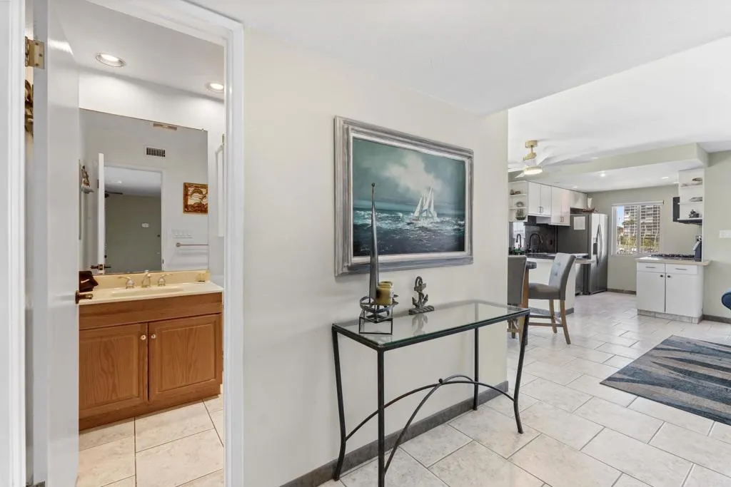 1202 N Pacific Street Unit 301b