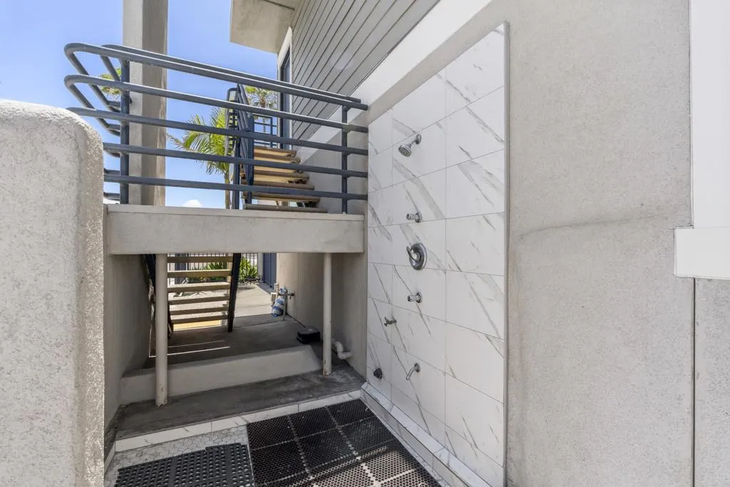 1202 N Pacific Street Unit 301b