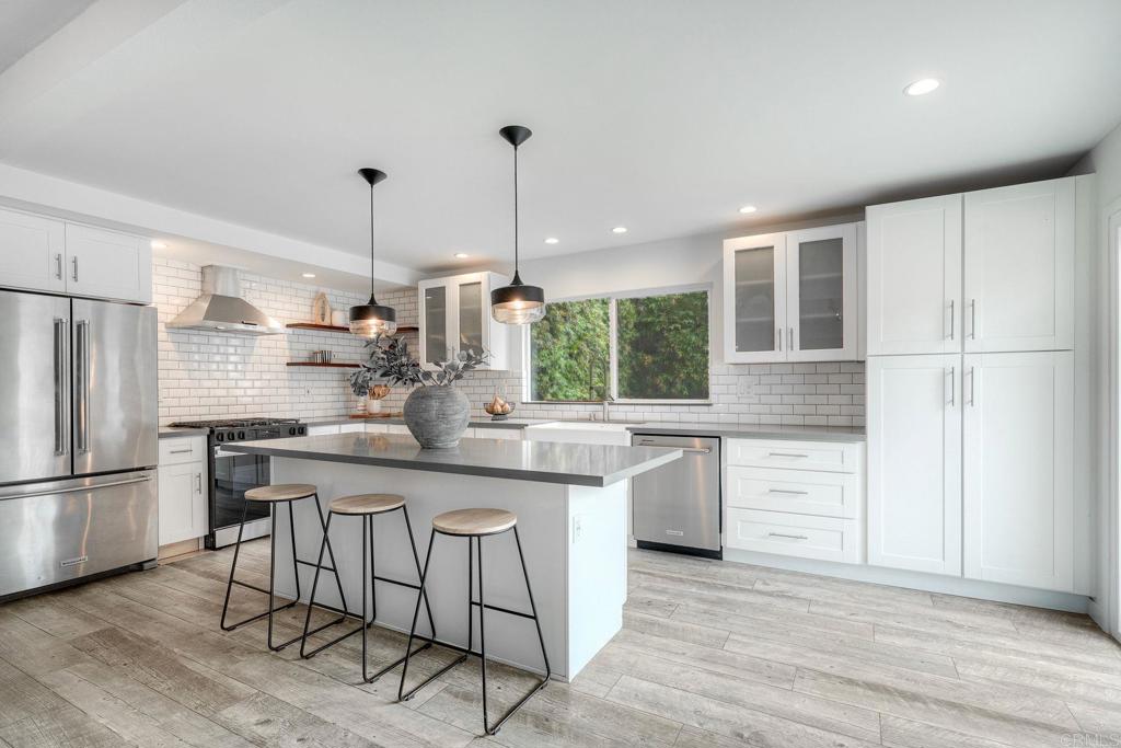 1225 Saint Helene Court