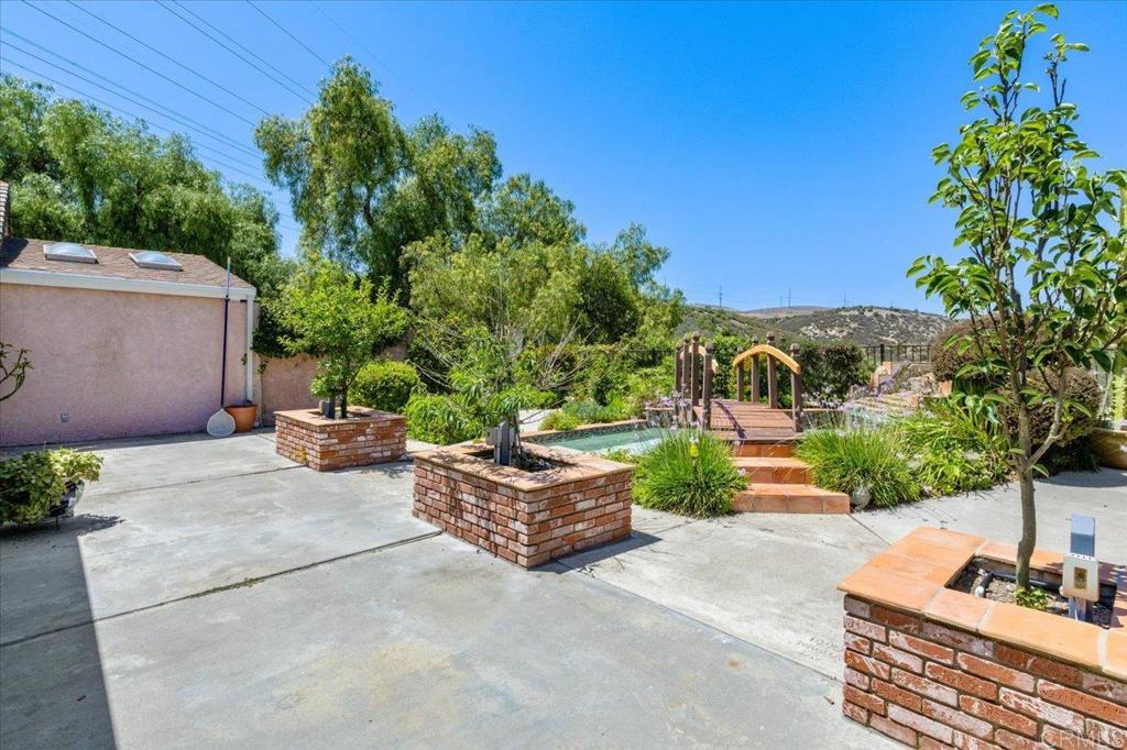 878 Rivertree Drive
