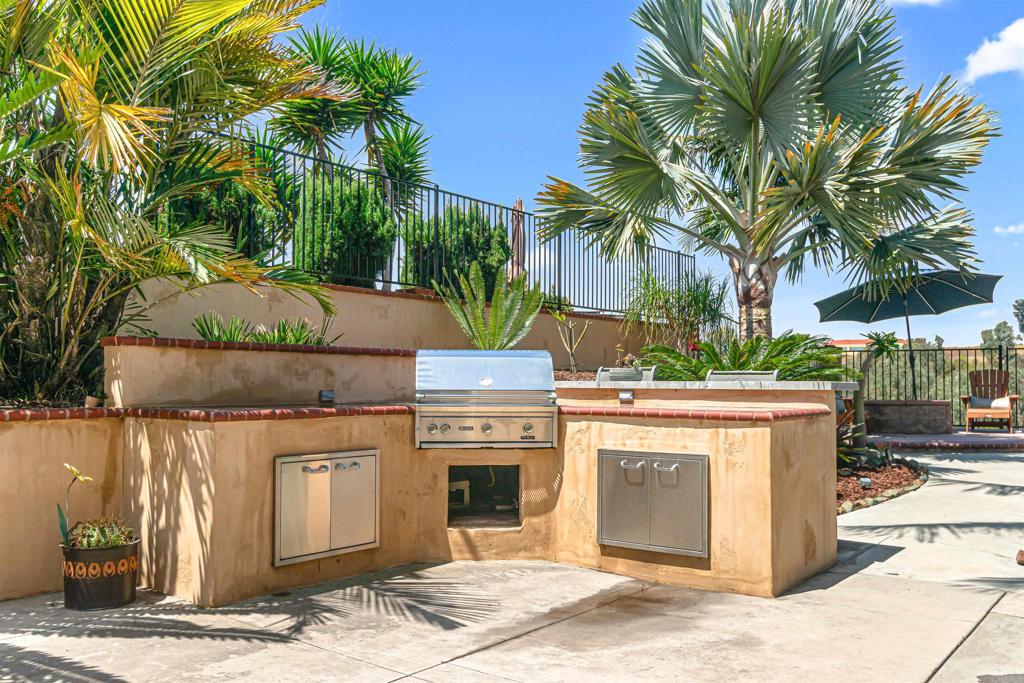 2285 Valley Road