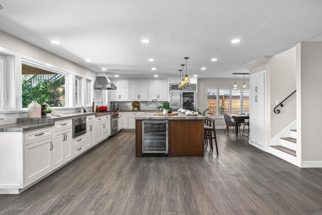 2285 Valley Road