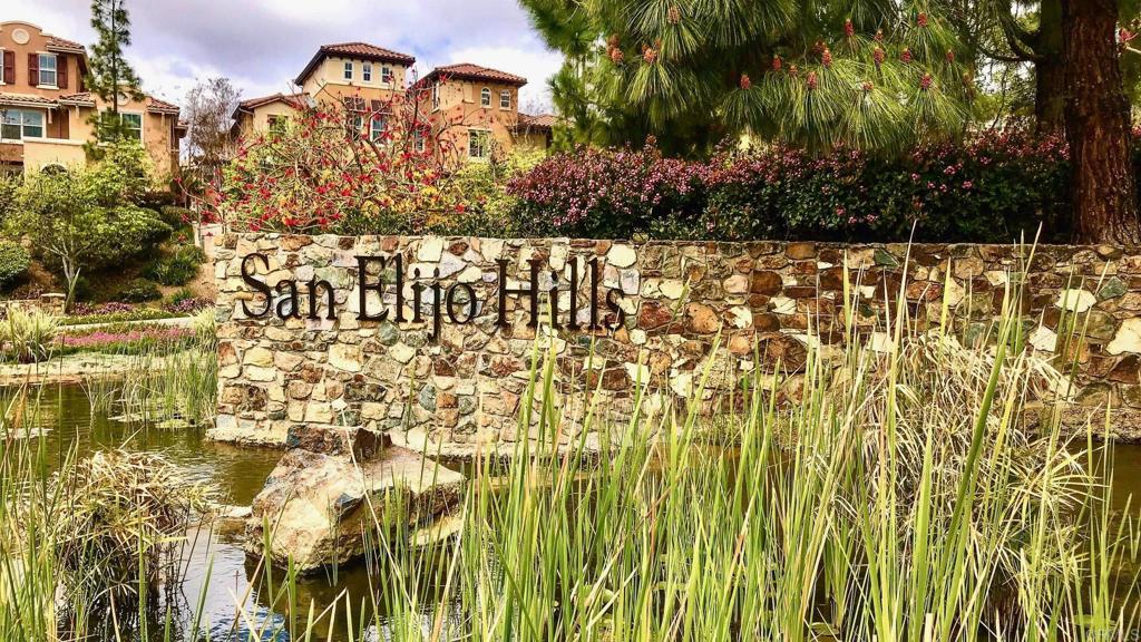 1470 Golden Sunset Dr