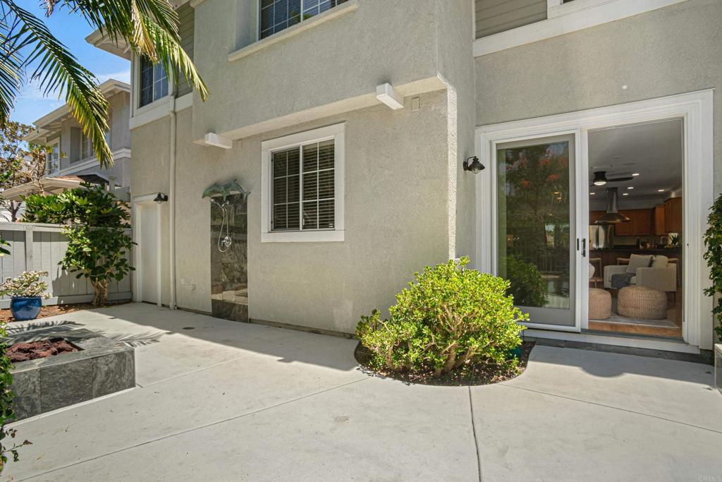 6933 Catamaran Drive