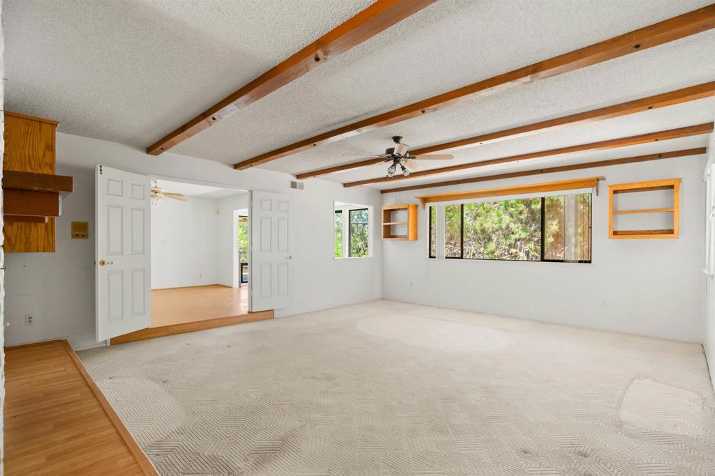 1060 Evergreen Lane