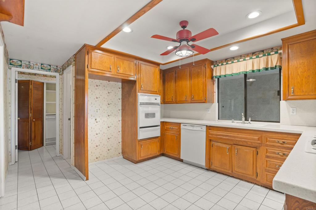 1060 Evergreen Lane