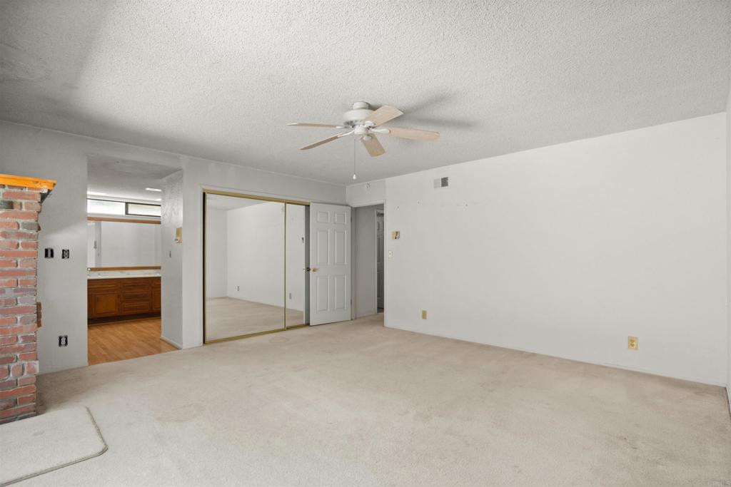 1060 Evergreen Lane