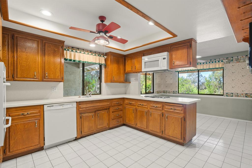 1060 Evergreen Lane