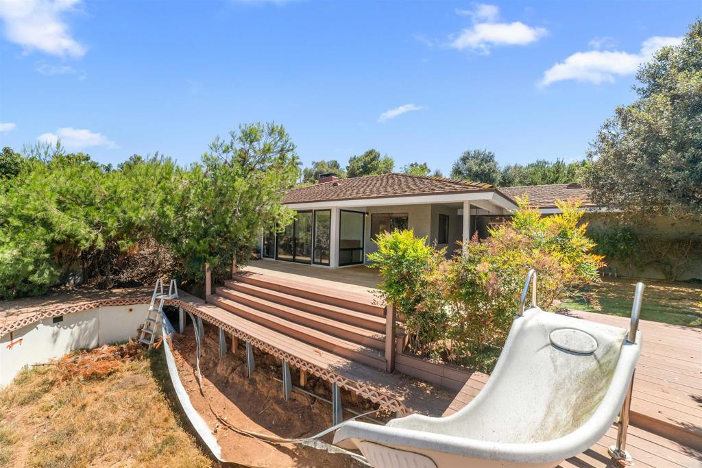 1060 Evergreen Lane