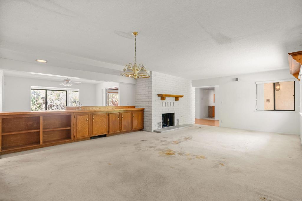 1060 Evergreen Lane