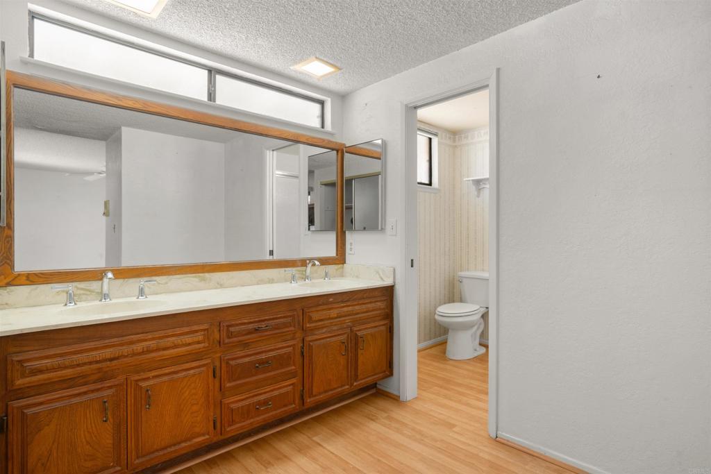 1060 Evergreen Lane