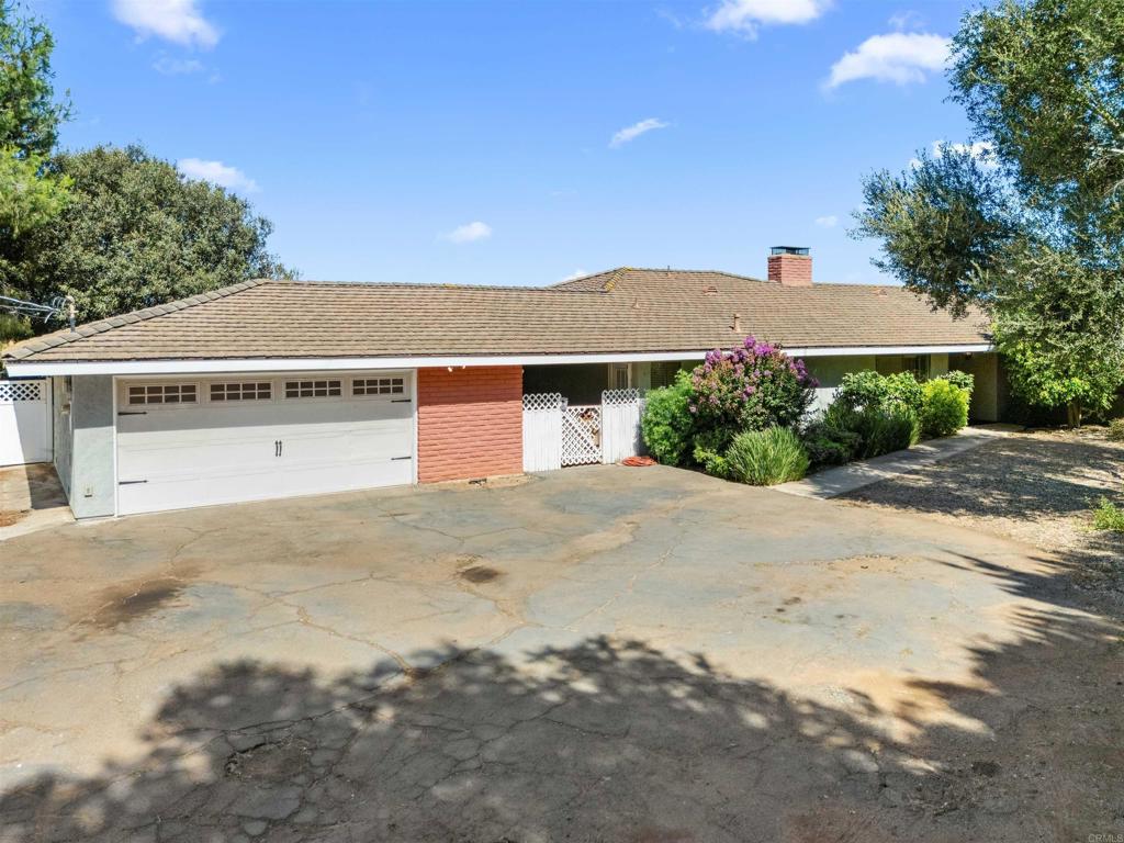 1060 Evergreen Lane