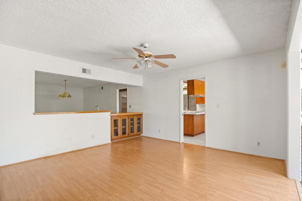 1060 Evergreen Lane