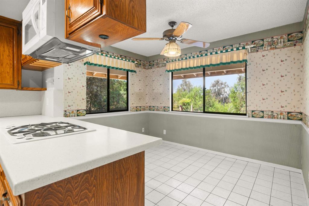 1060 Evergreen Lane