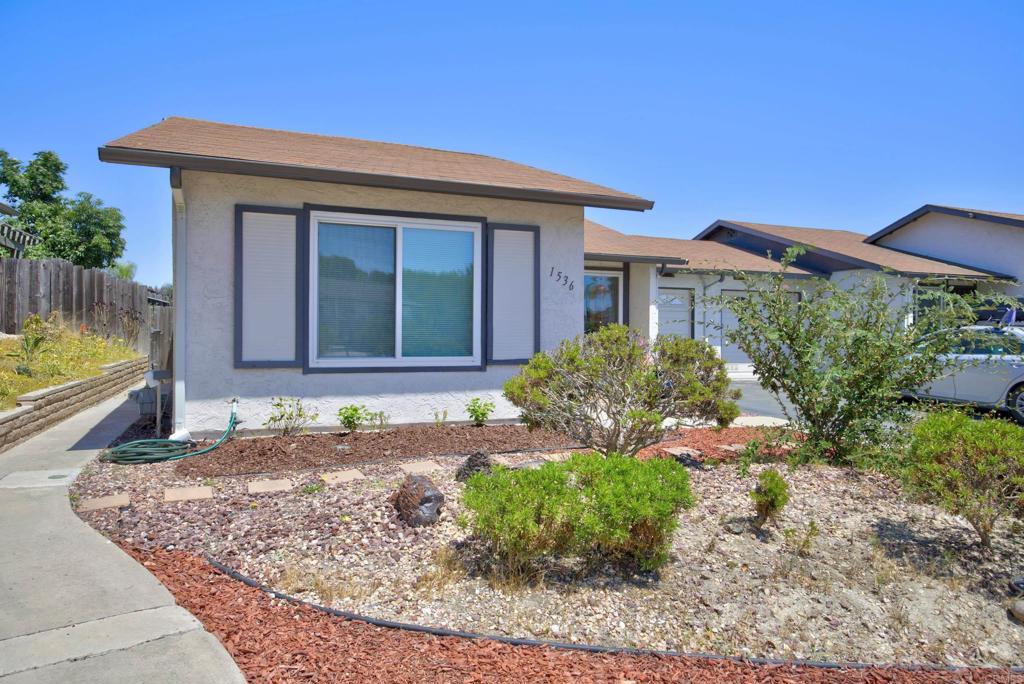 1536 Rolling Hills