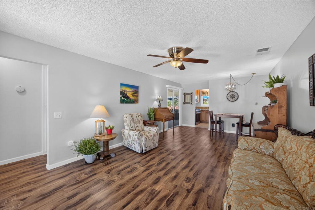 1536 Rolling Hills