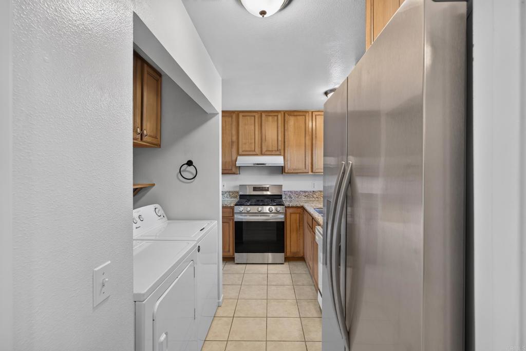 1536 Rolling Hills