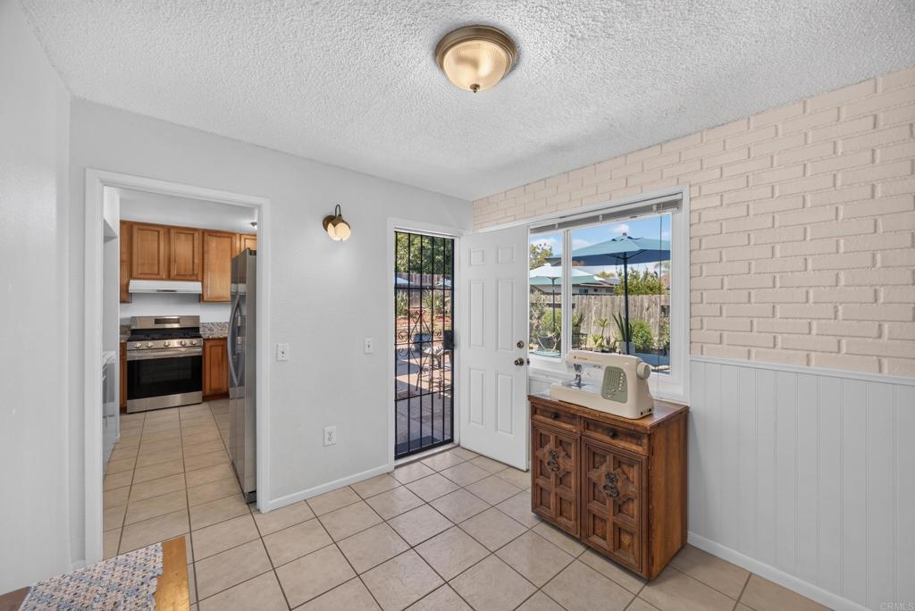 1536 Rolling Hills