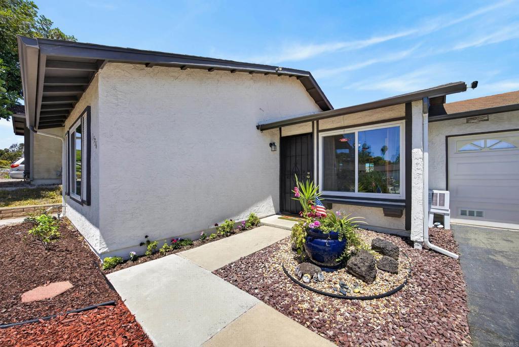 1536 Rolling Hills