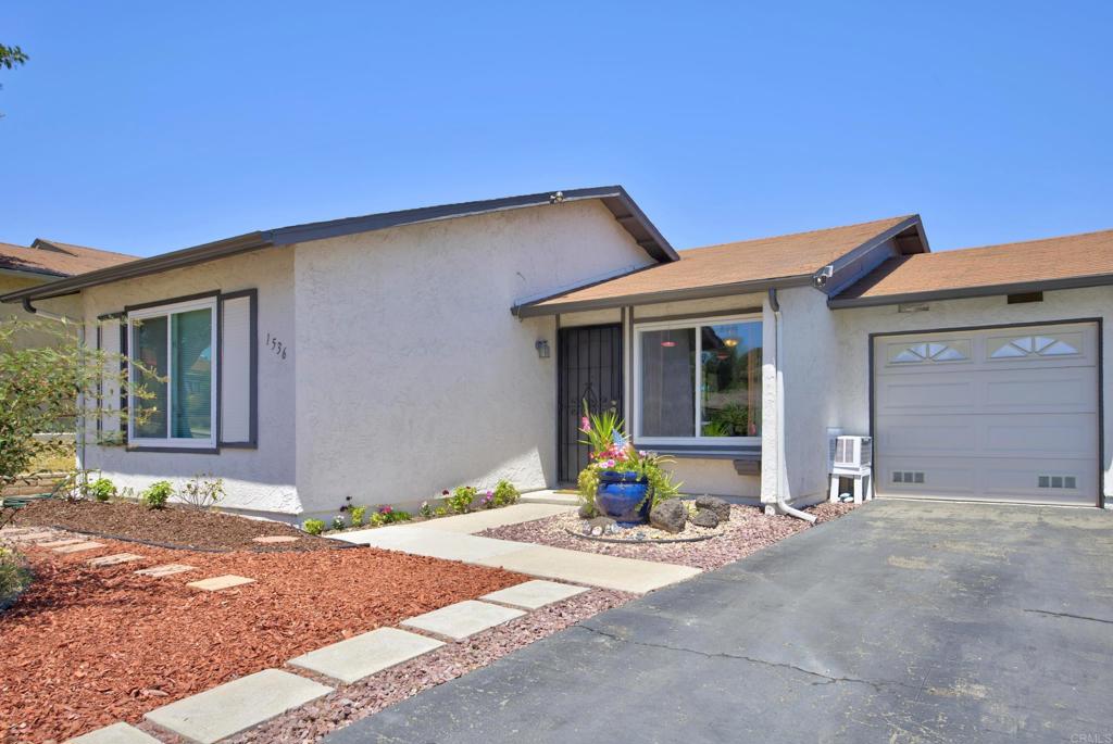 1536 Rolling Hills