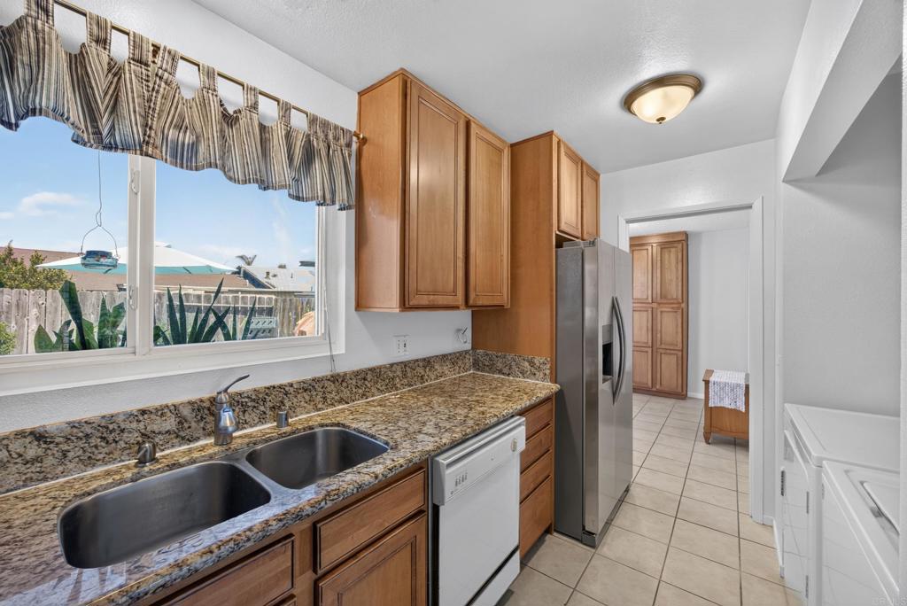 1536 Rolling Hills