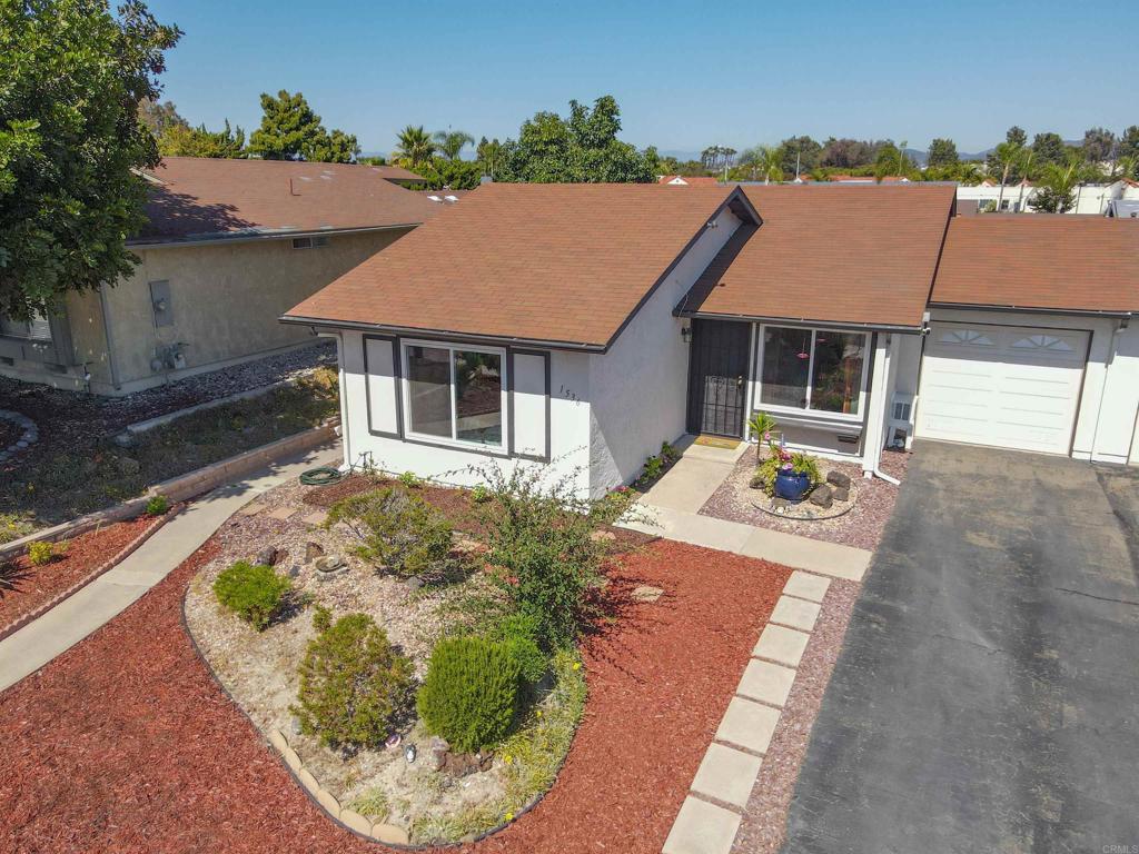 1536 Rolling Hills