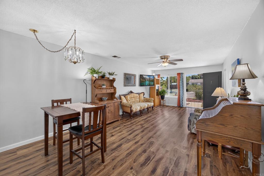 1536 Rolling Hills