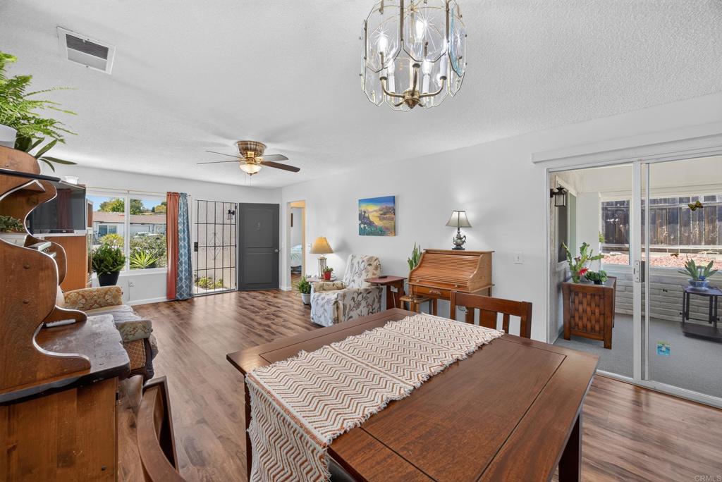 1536 Rolling Hills
