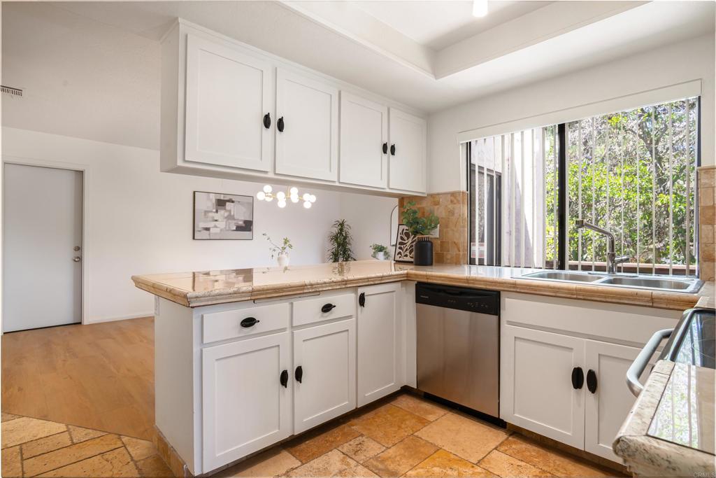 968 Mimosa Avenue