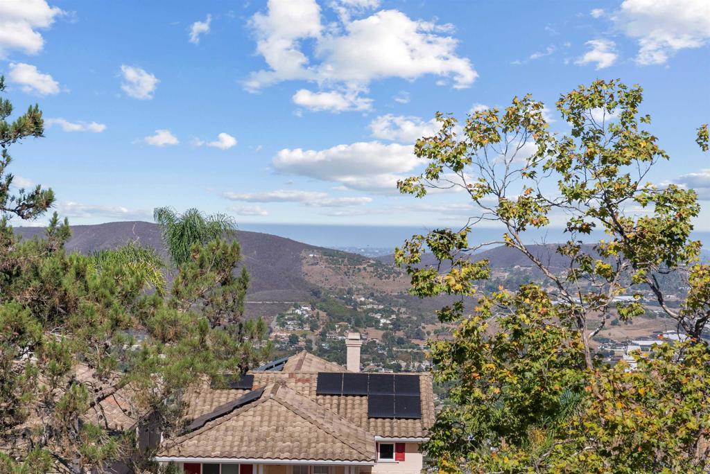 2462 Bear Rock Gln