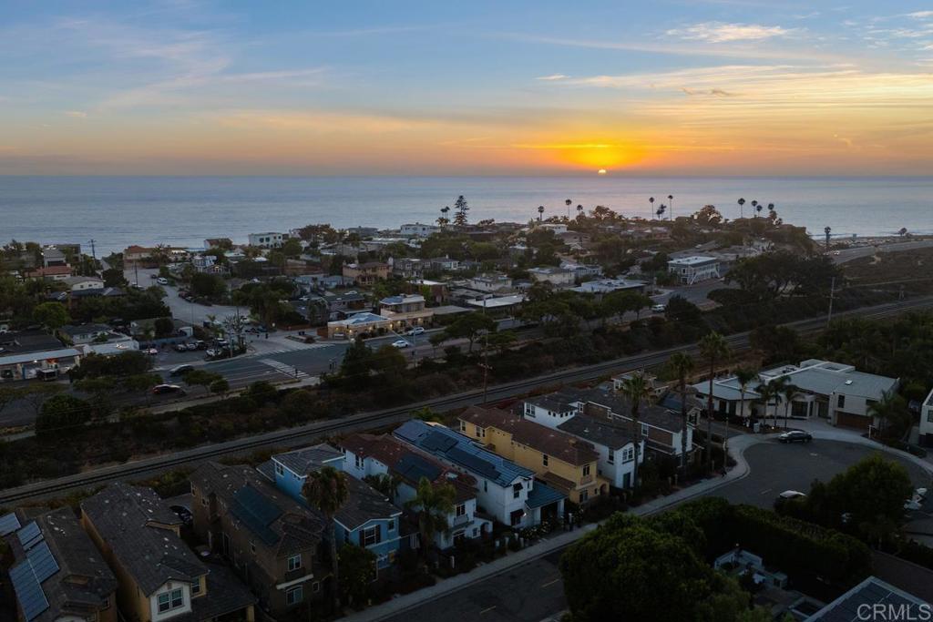 525 N Cedros Ave