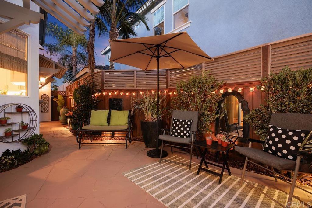 525 N Cedros Ave