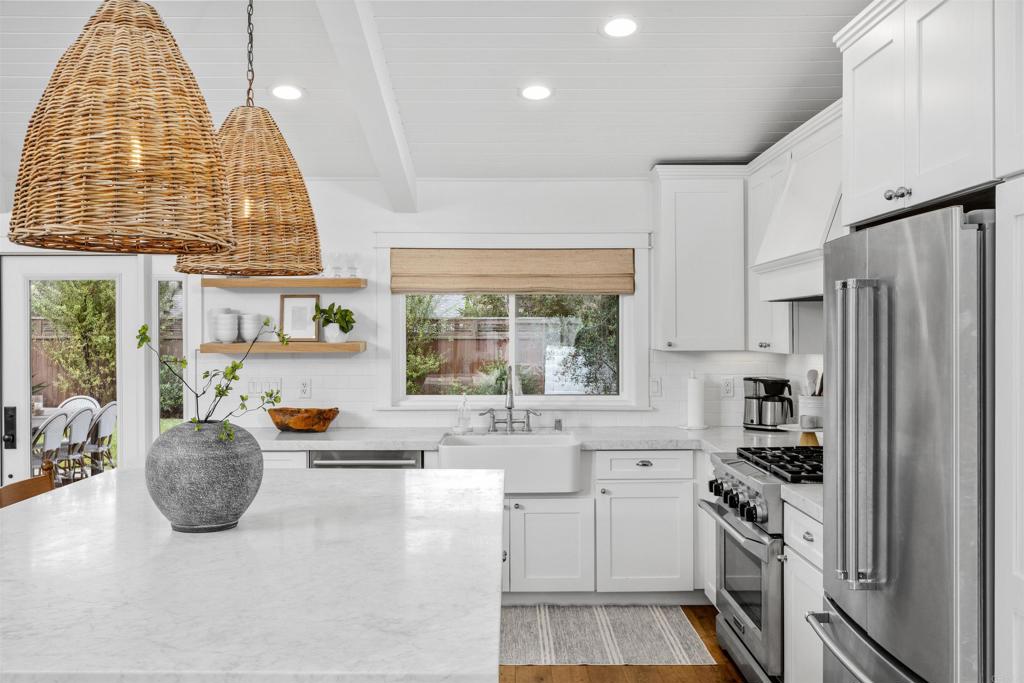 2929 Gaviota Circle
