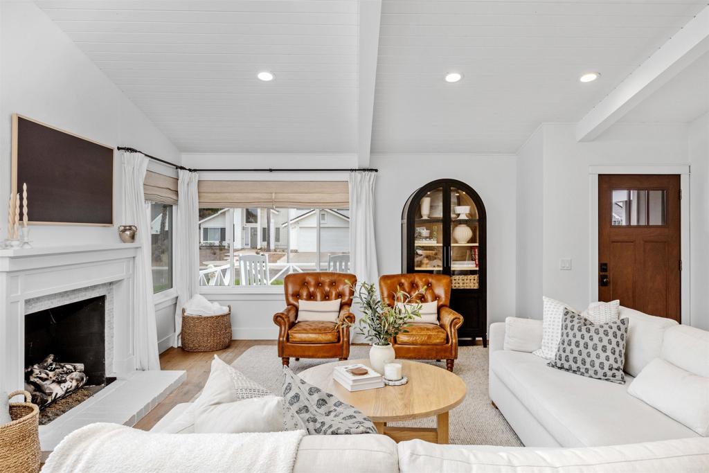 2929 Gaviota Circle