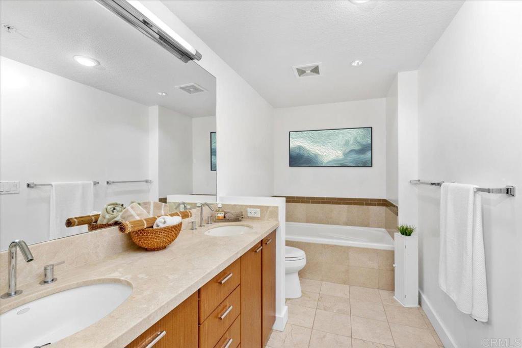 1199 Pacific Highway 1805