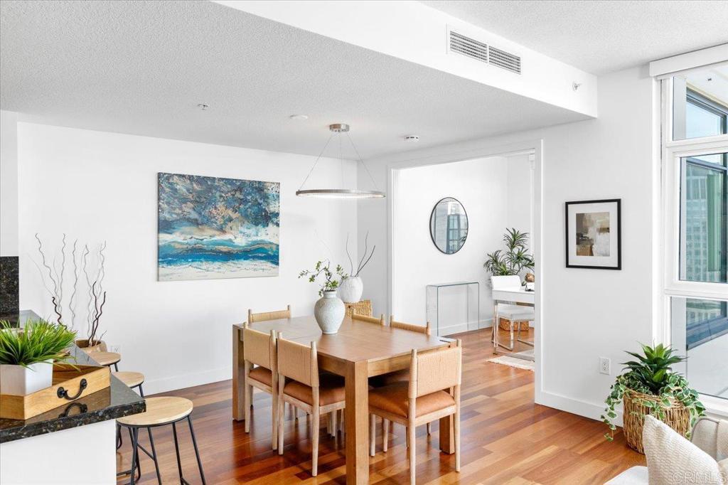 1199 Pacific Highway 1805