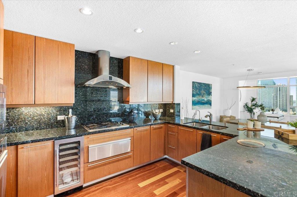 1199 Pacific Highway 1805