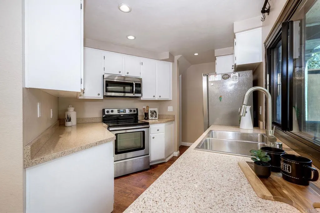 2232 Caminito Pajarito Unit 114