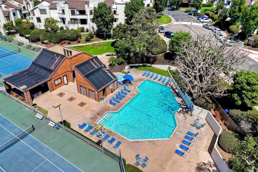 2232 Caminito Pajarito Unit 114