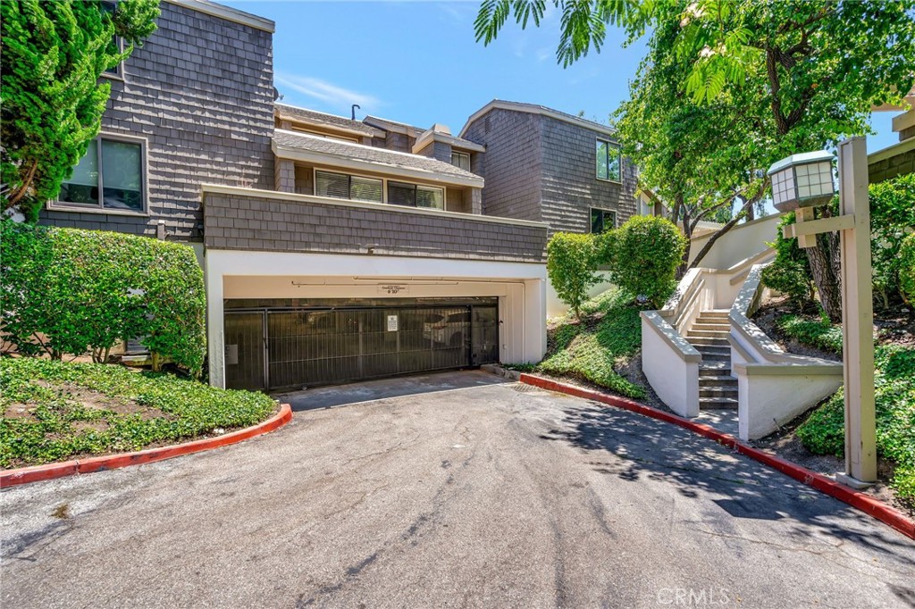 46 Sea Island Drive