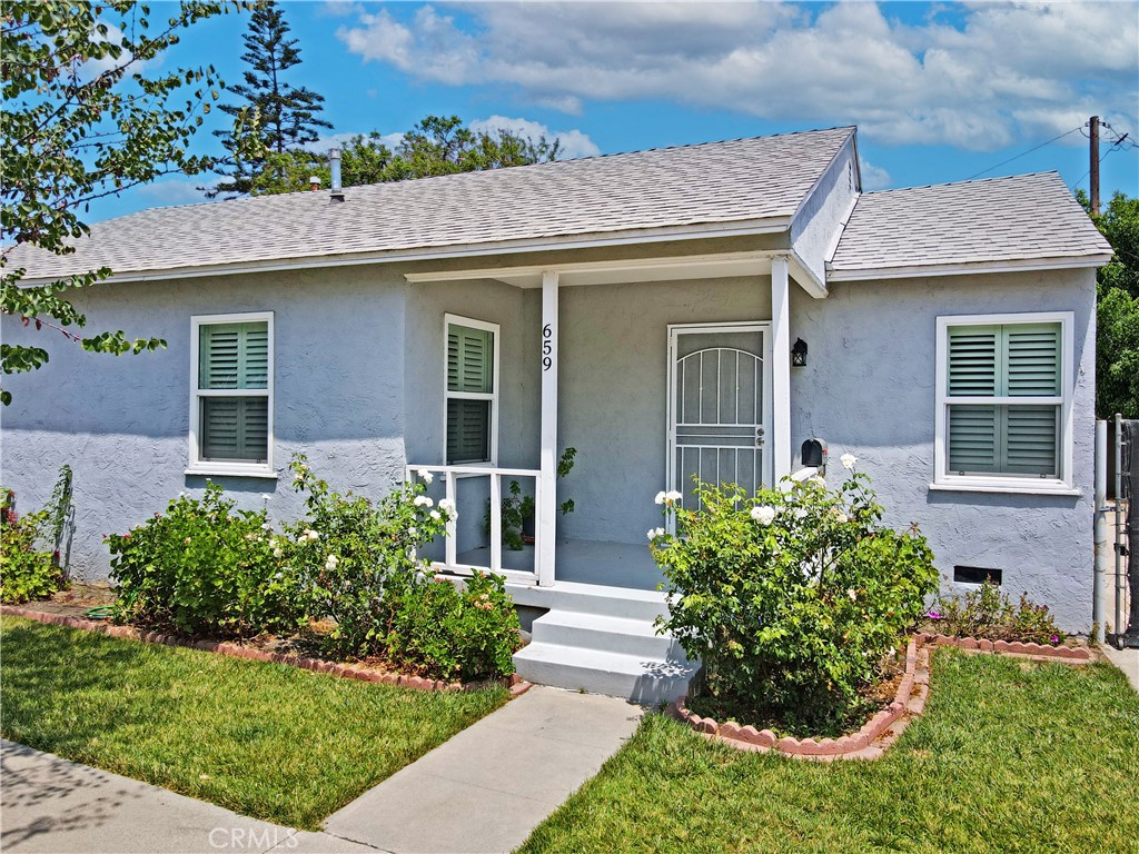 659 E Penfold Street