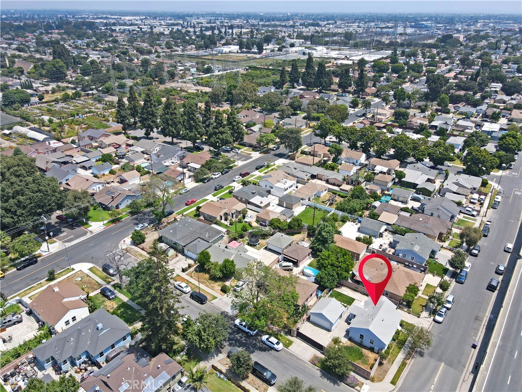 659 E Penfold Street