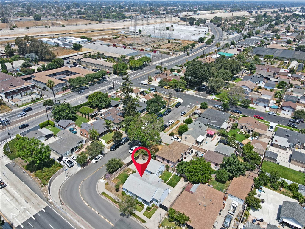 659 E Penfold Street