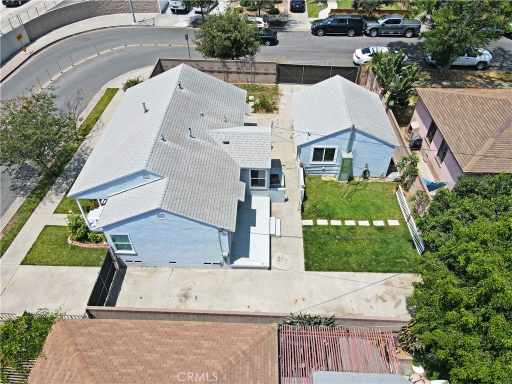 659 E Penfold Street