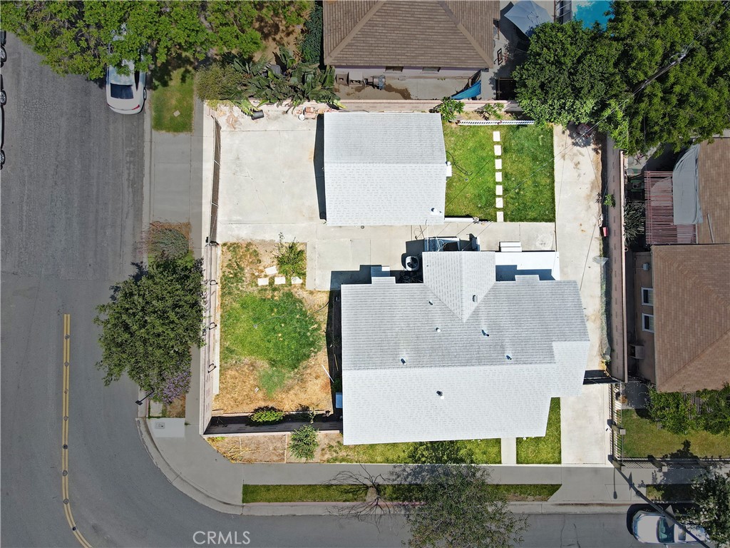 659 E Penfold Street